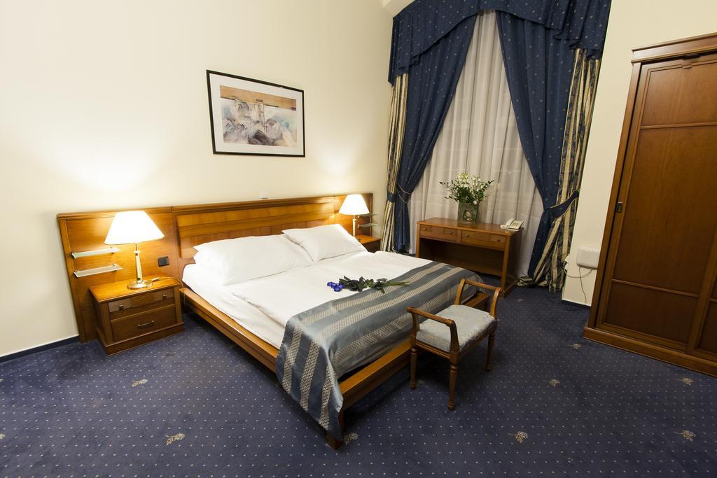The Botanist Apart Otel