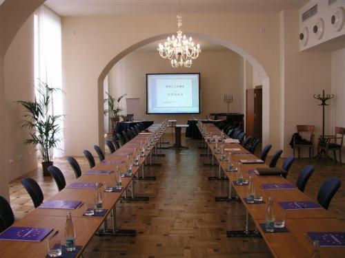 The Botanist Apart Otel