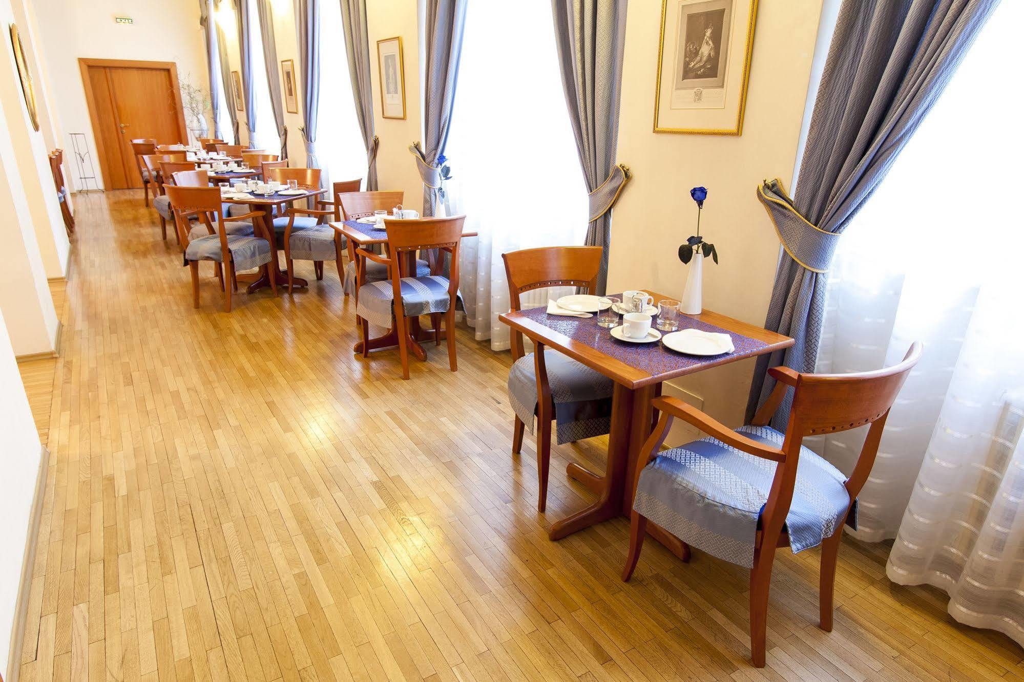 Apart Otel The Botanist Prag
