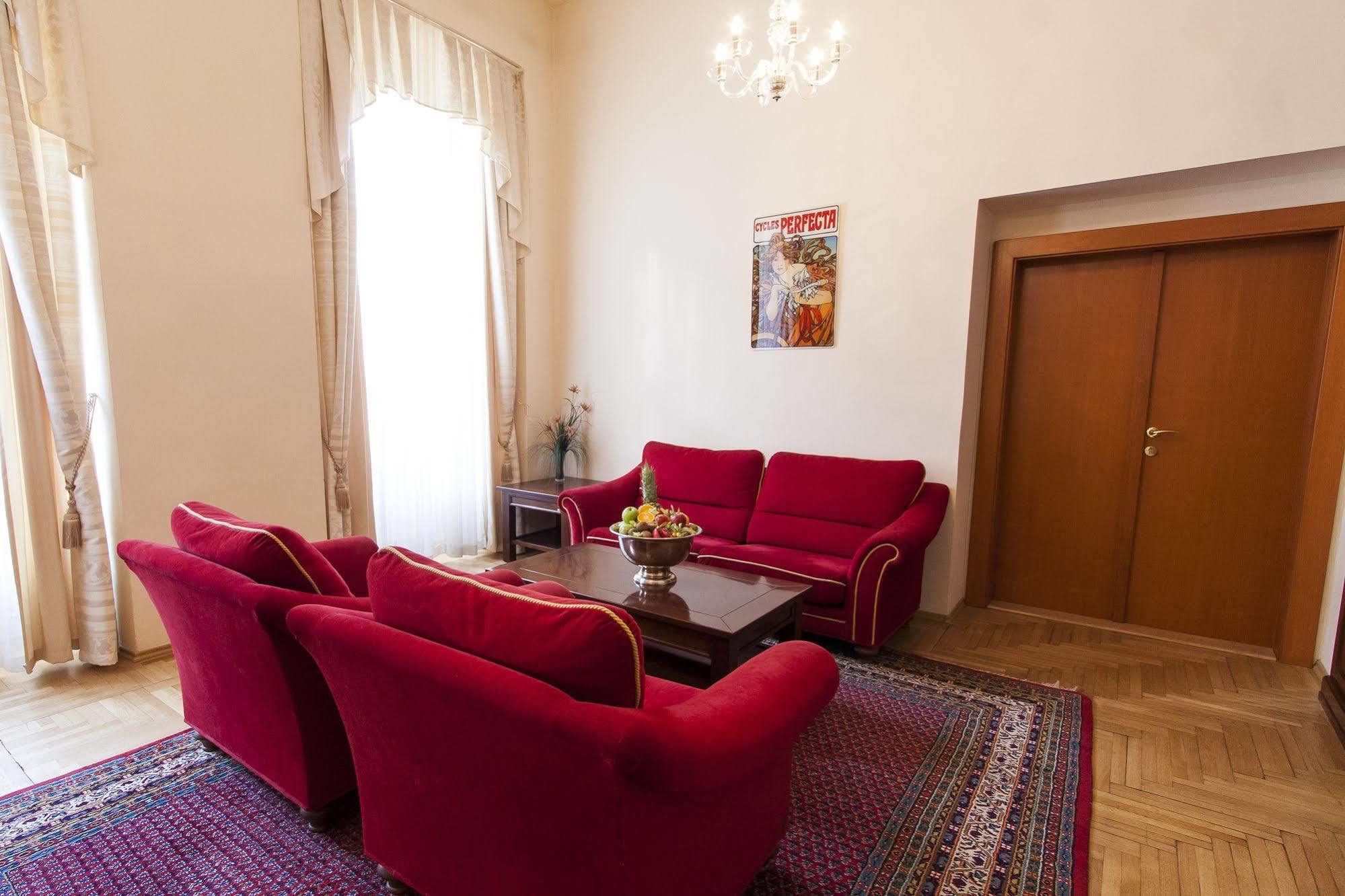 The Botanist Apart Otel